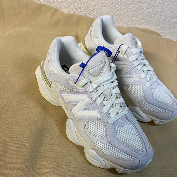 New Balance 9060 Women’s / Men’s Cream Mesh Sneakers - Picture 2 of 13